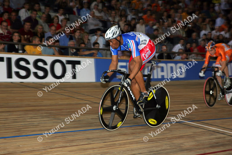 BOS-BAUGE004p.jpg